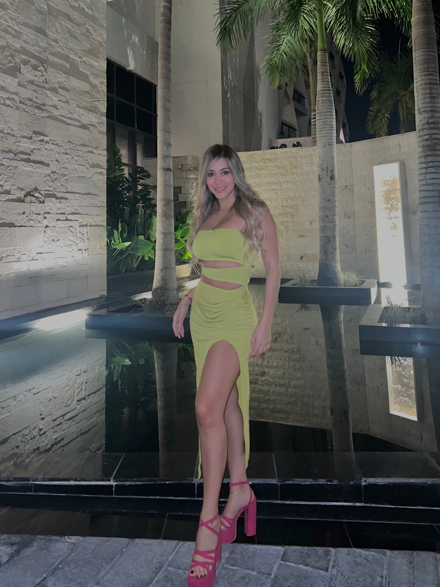 Vestido Midi com recorte Camille