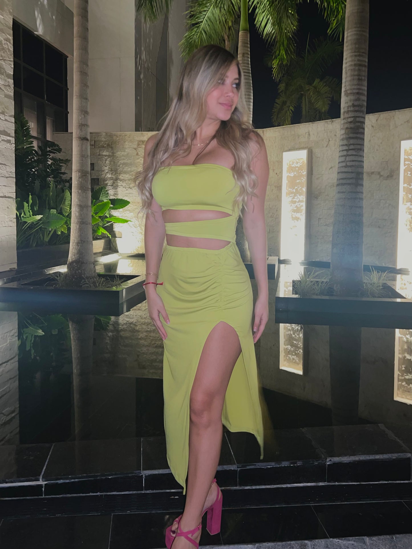 Vestido Midi com recorte Camille
